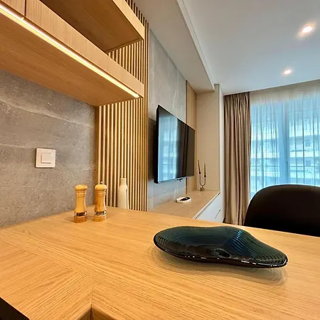 No 208 Lebada בוקרשט