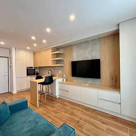 No 208 Lebada דירה