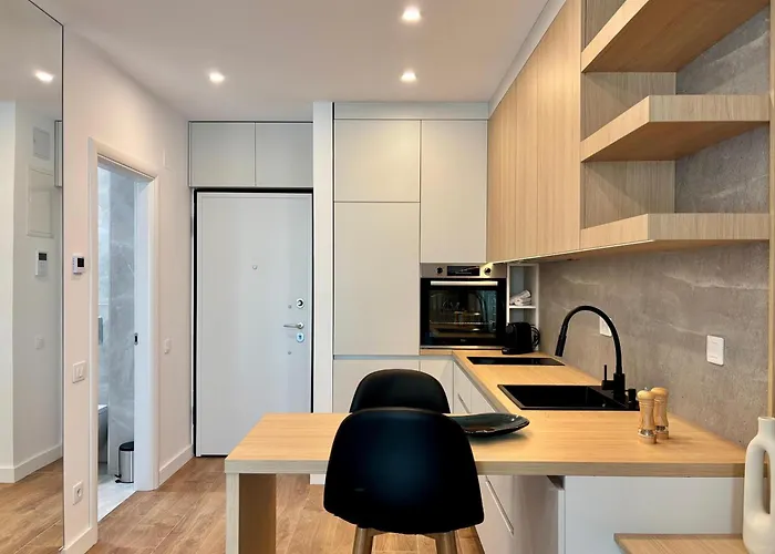 No 208 Lebada Apartment