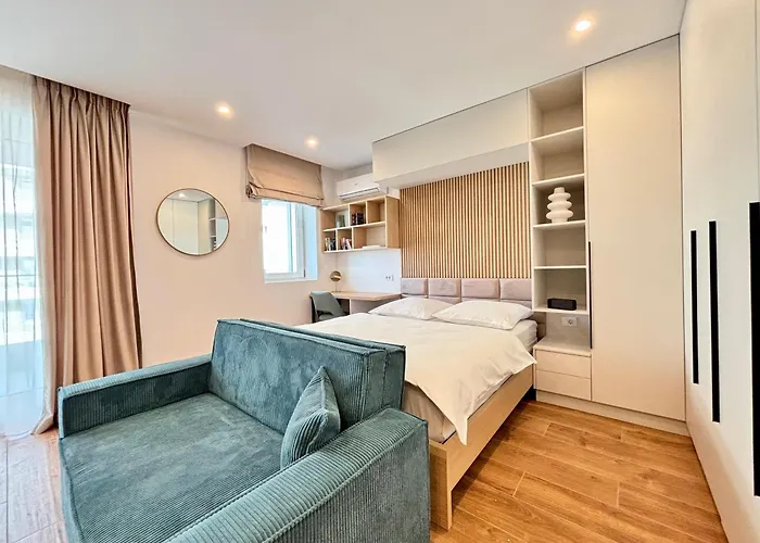 No 208 Lebada Apartment *